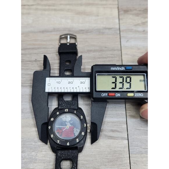 Vintage Snoopy 1965 Wind-up Watch With Rare Dive Band. Runs Great. Peanuts - Picture 8 of 8